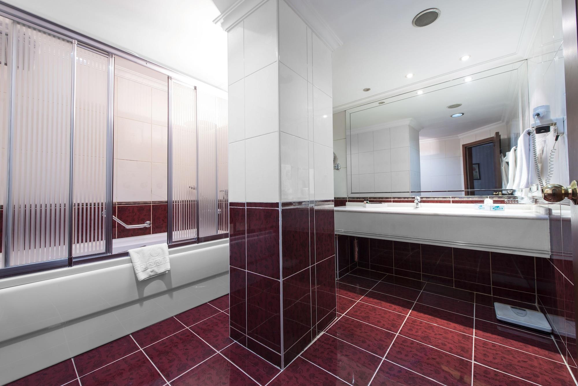 Otel Akar International 4*