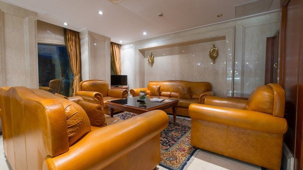 Otel Akar International