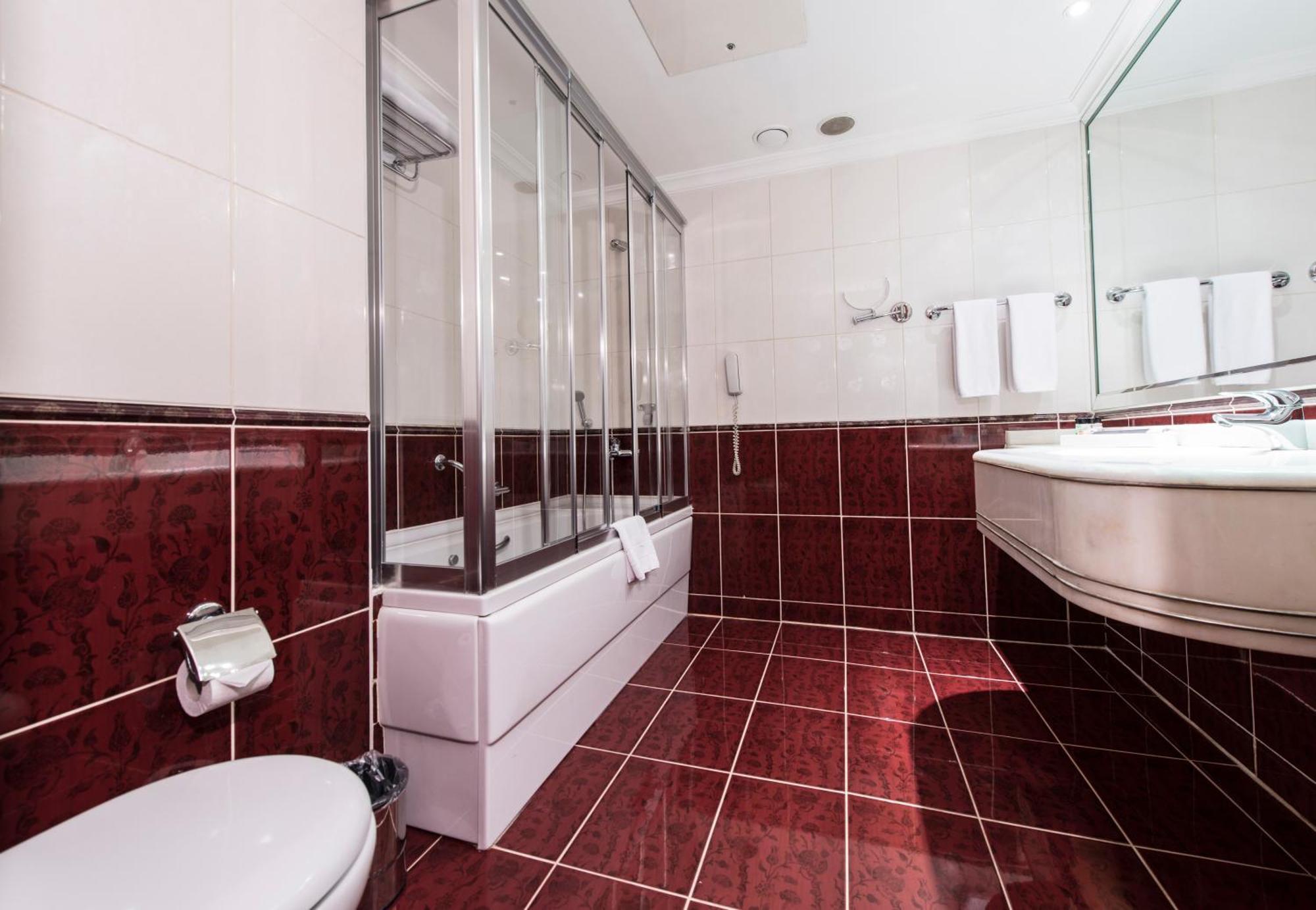 Otel Akar International 4*