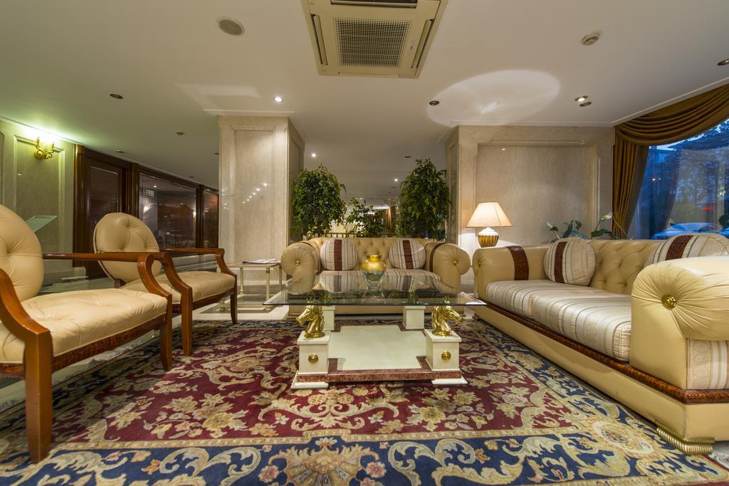 Otel Akar International